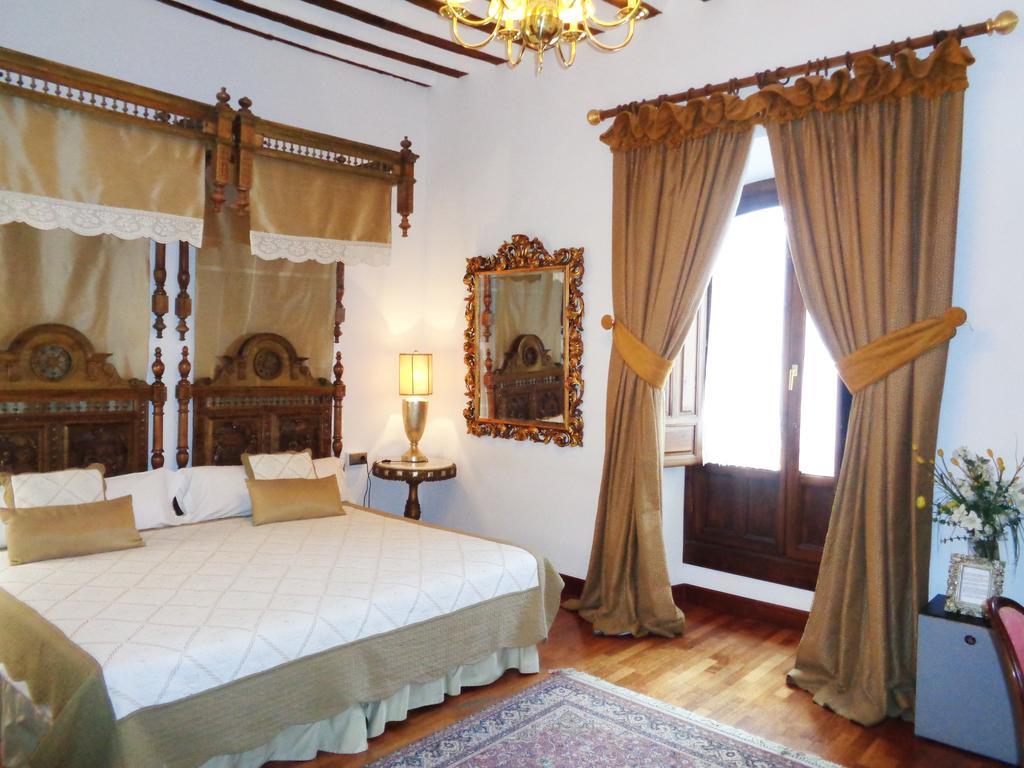 Hotel Boutique Nueve Leyendas Ubeda  Bagian luar foto