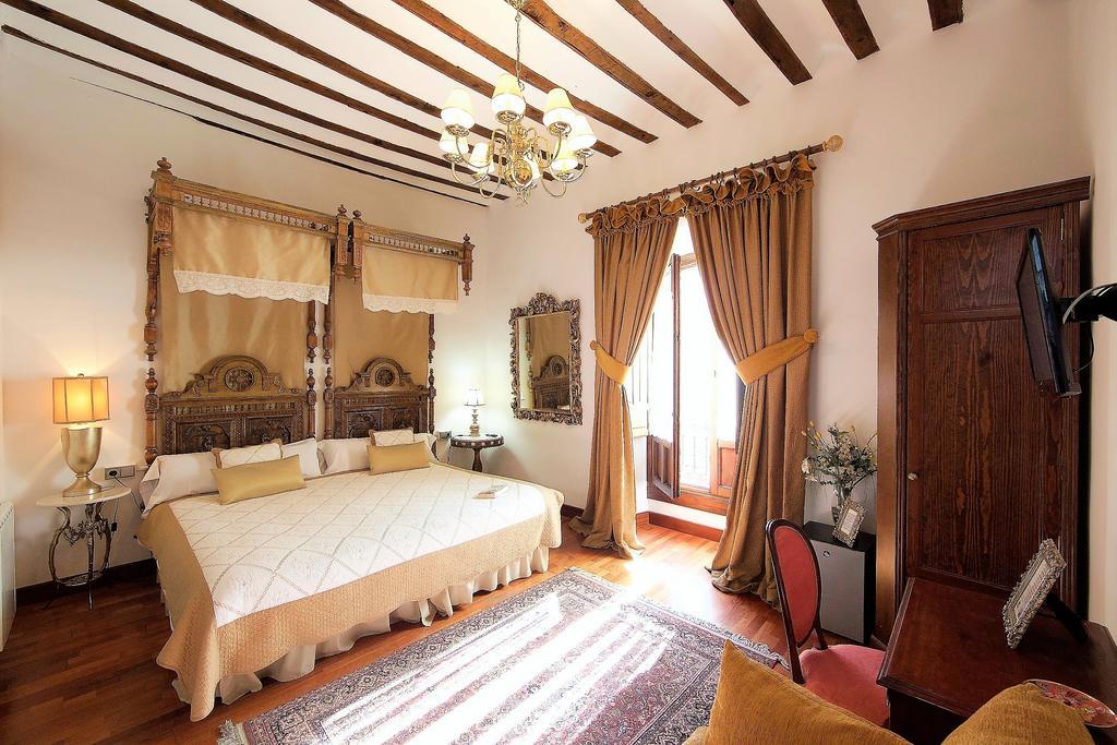 Hotel Boutique Nueve Leyendas Ubeda  Bagian luar foto